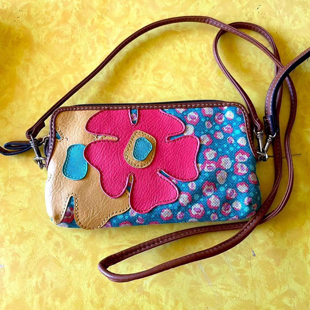 🌸🌺Relic Crossbody Purse